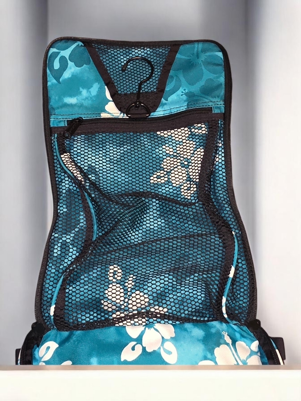 L.L. Bean Teal Floral Travel Backpack with White Accents - Picture 3 of 6